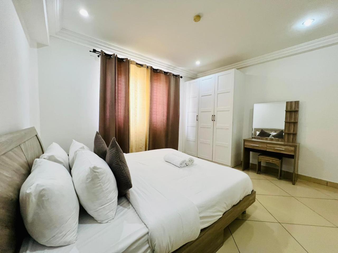 Hovah Luxury'S 2Br Apt, Clifton Court, Shiashie Apartman Accra Kültér fotó